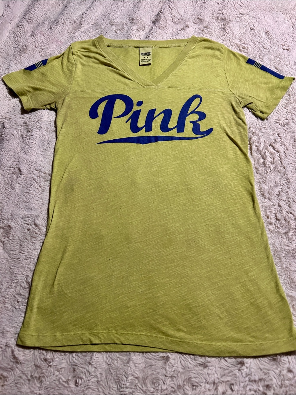 Victoria's Secret PINK light yellow-green short sleeve v neck tee Medium